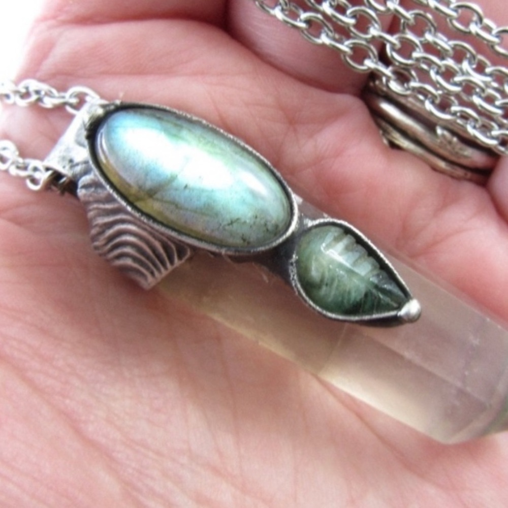 Labradorite & Fluorite Crystal Pendant - Picture 3 of 5